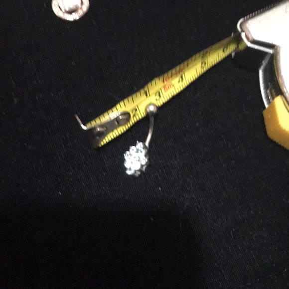 Diamond shaped Navel - Picture 4 of 4